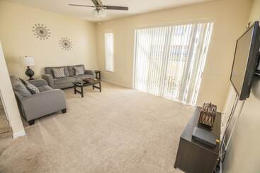 Lake View Townhome Near Disney