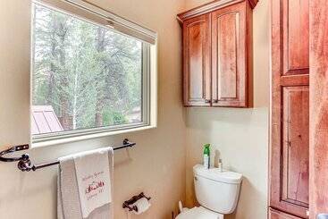 Luxe Ridgway Home W/ Mountain Views & Hot Tub!