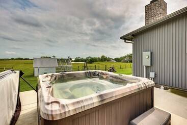 بيت ريفى Modern Bryan Farmhouse On 1 Acre W/ Hot Tub!