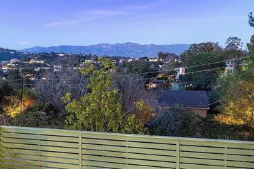پانسیون Dream House In Pasadena