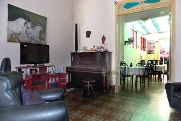 پانسیون Hostal Kinte