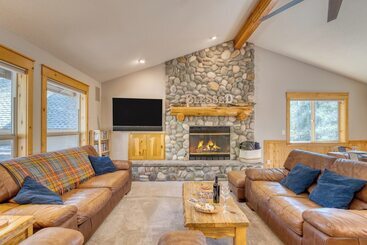 Quail By Avantstay Great Location + Game Room, Hot Tub, & Deck!