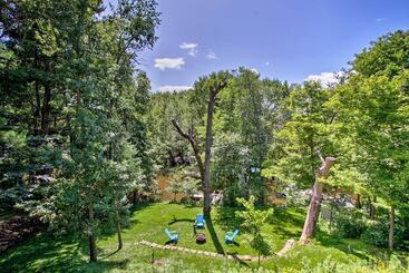 Riversong  Waterfront La Crosse Home W/ Dock