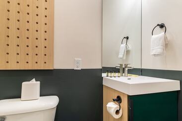 The Conway Modern Music City Penthouse Sleeps 24