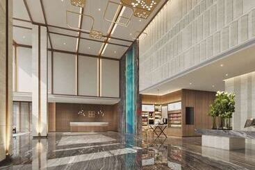 هتل Hilton Garden Inn Xingyi Wanfenglin
