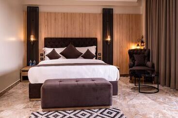 Alpine Hotel And Villas