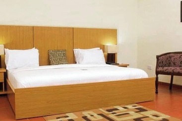 Apartments & Hotels By Qualer Jos