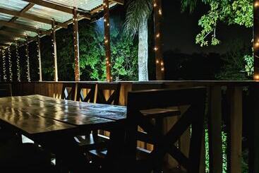 تختخواب و صبحانه Rancho Pino Y Sol