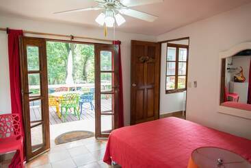 Contadora Island Inn B&b