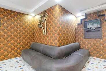 Fabhotel A One Inn