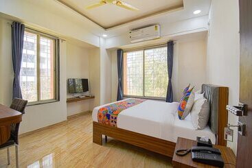 Fabhotel Red Velvet Inn & Suites