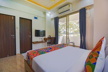 Fabhotel Red Velvet Inn & Suites