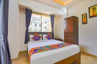 Fabhotel Red Velvet Inn & Suites