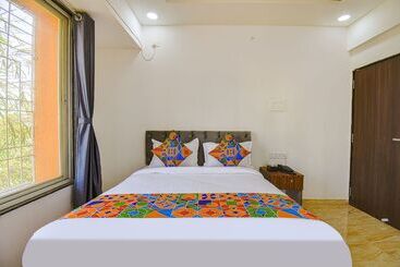 Fabhotel Red Velvet Inn & Suites