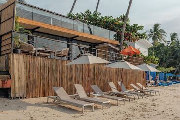 مسافرخانه Sea&sky Luxury Absolute Beachfront Villa
