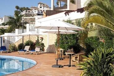 호텔 Apartamentos Tropicalia Almuñecar