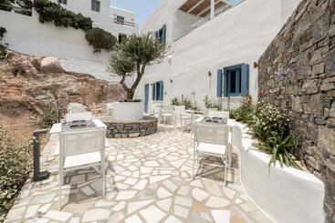هتل Aura Suites Paros