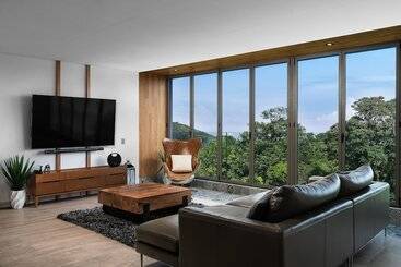 هتل Bluepoint Seaview Patong 818