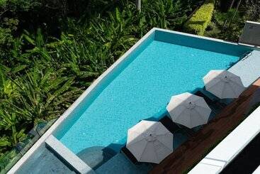 هتل Bluepoint Seaview Patong 818