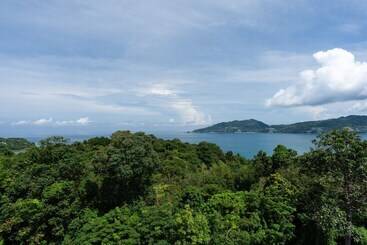 هتل Bluepoint Seaview Patong 818