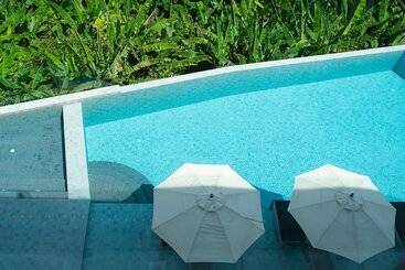 هتل Bluepoint Seaview Patong 818