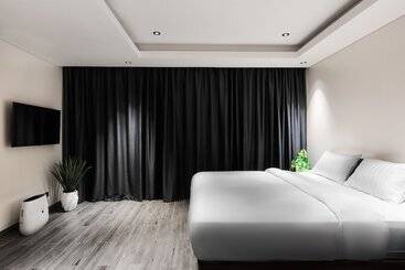 هتل Bluepoint Seaview Patong 818