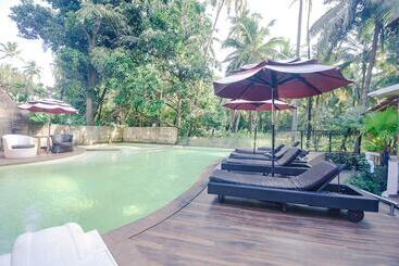 هتل Fabexpress Coco Goa Resort With Pool, Arpora