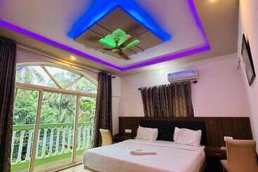 هتل Goa Holiday Beach Resort