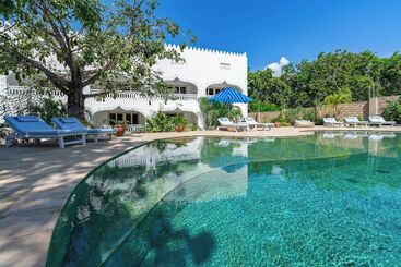 هتل Hibiscus Home & Apartments