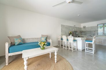 هتل Hibiscus Home & Apartments