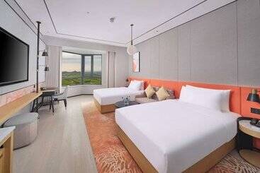 هتل Hilton Garden Inn Huludao Longxing Road
