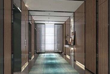 هتل Hilton Garden Inn Ili Yining
