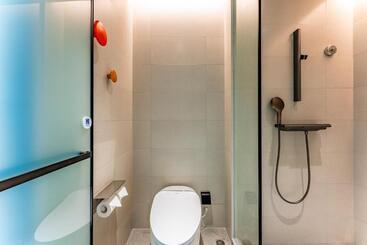هتل Holiday Inn Express Shanghai Jing An Temple, An Ihg