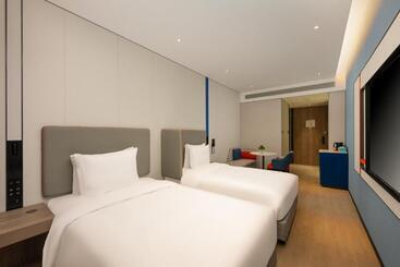 هتل Holiday Inn Express Shanghai Jing An Temple, An Ihg