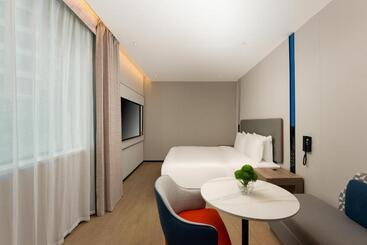 هتل Holiday Inn Express Shanghai Jing An Temple, An Ihg