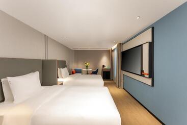 هتل Holiday Inn Express Shanghai Jing An Temple, An Ihg