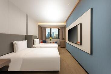 هتل Holiday Inn Express Shanghai Jing An Temple, An Ihg