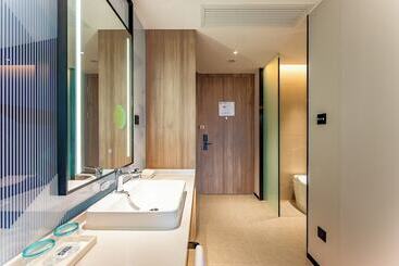 هتل Holiday Inn Express Shanghai Jing An Temple, An Ihg