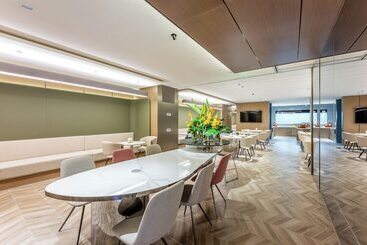 هتل Holiday Inn Express Shanghai Jing An Temple, An Ihg