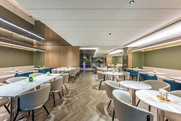 هتل Holiday Inn Express Shanghai Jing An Temple, An Ihg