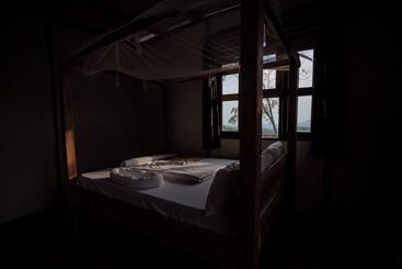 هتل Lake Mwamba Lodge