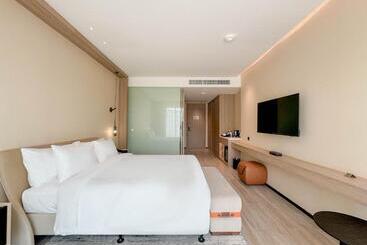 هتل Laya Resort Phuket Island