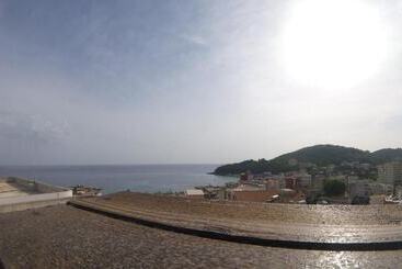 هتل Rivieras