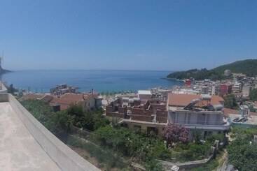 هتل Rivieras