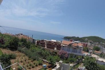 هتل Rivieras