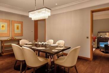 ホテル The Leela Hyderabad