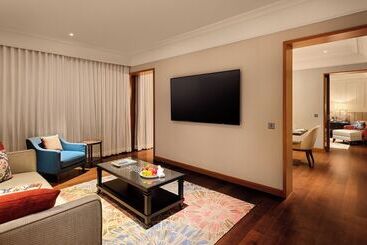ホテル The Leela Hyderabad