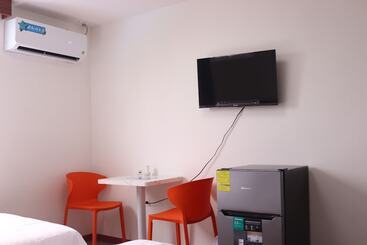 Lucky Home Hotel And Apartment