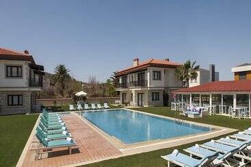 هتل Nea Garden