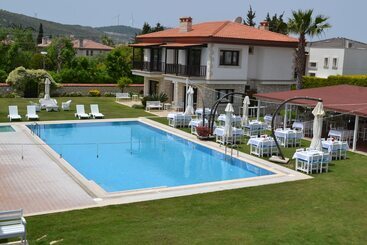 هتل Nea Garden
